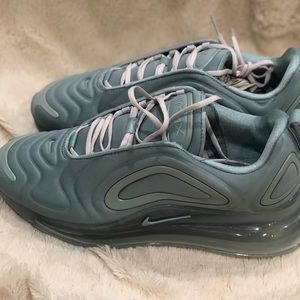 NIKE W AIR MAX 720 SE
